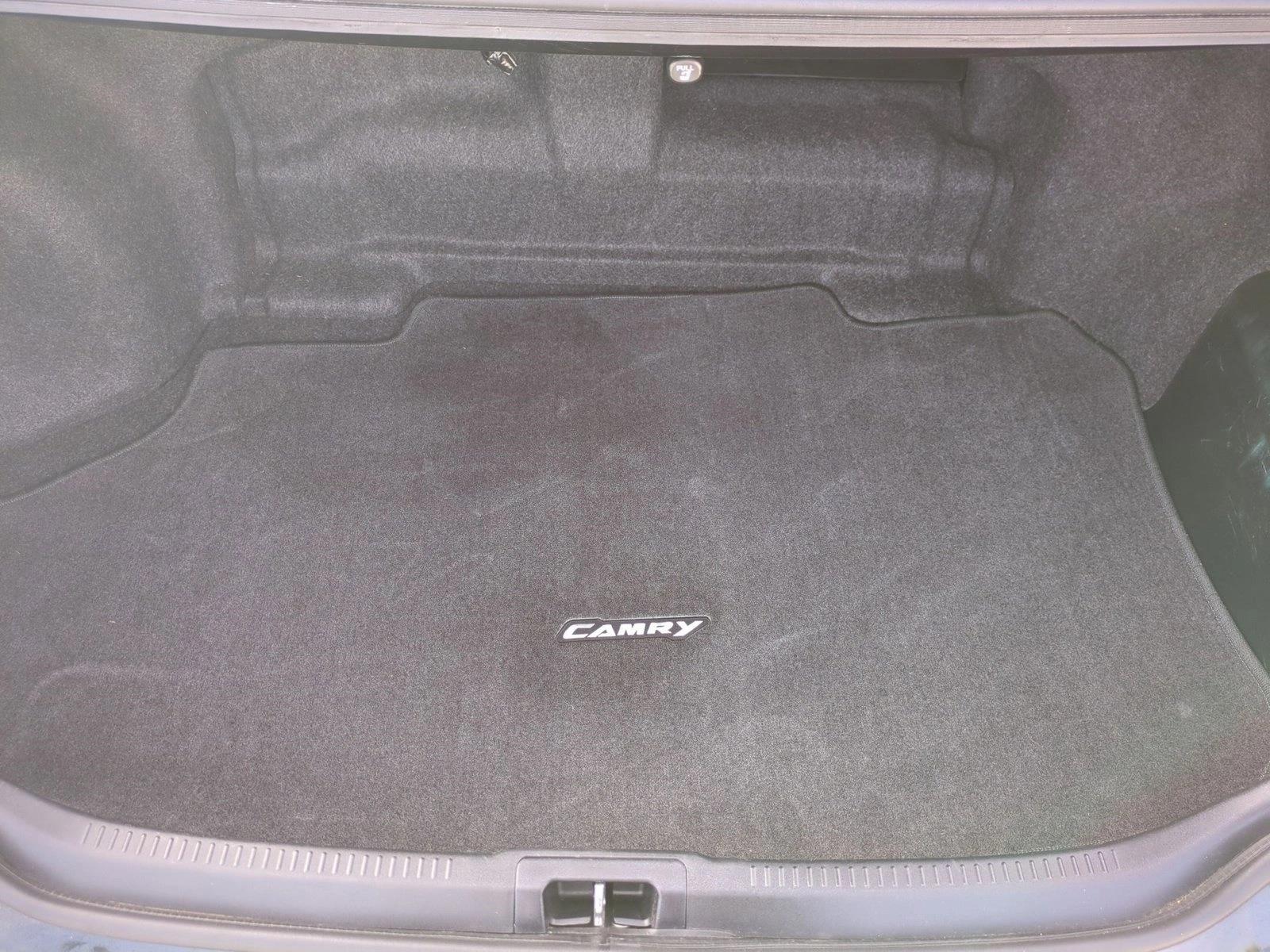 2015 Toyota Camry Hybrid XLE photo 5