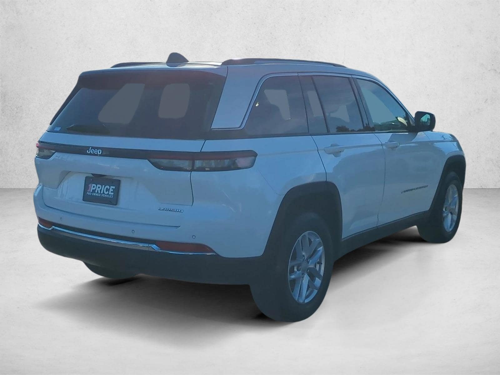 2023 Jeep Grand Cherokee Laredo photo 4