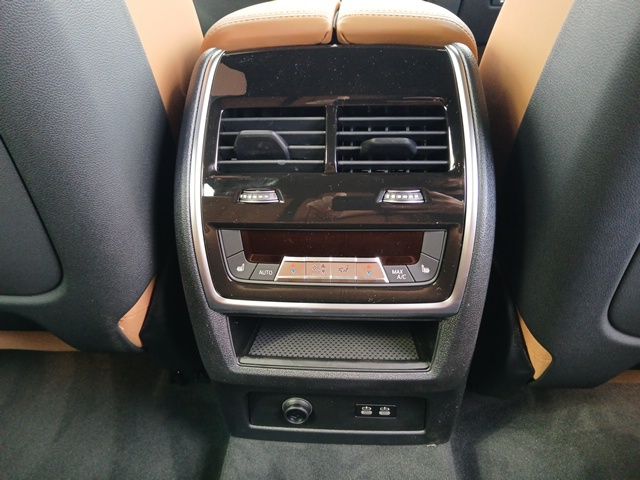 2026 BMW X5 50e - Photo 15