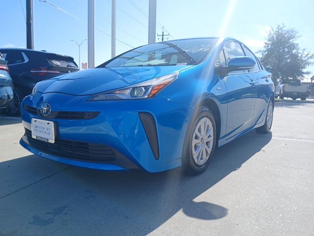 2022 Toyota Prius L photo 3