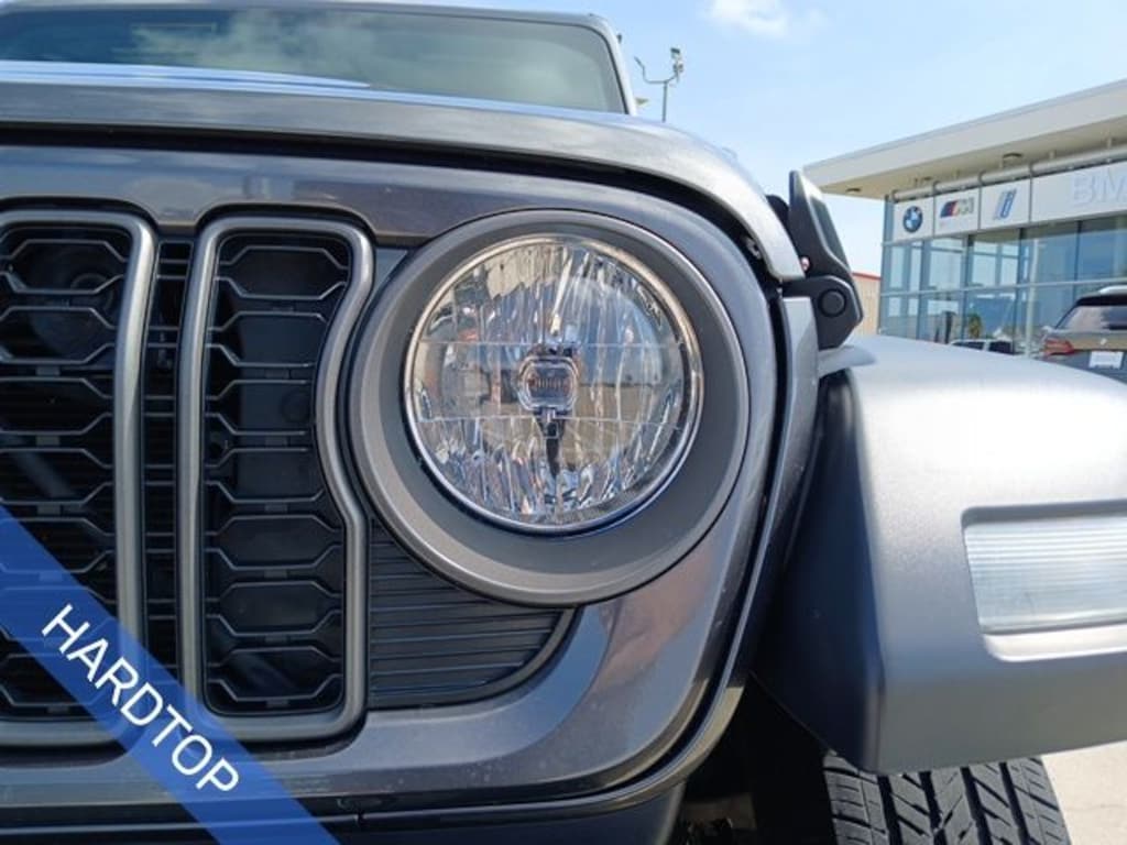 Used 2024 Jeep Gladiator Sport Truck