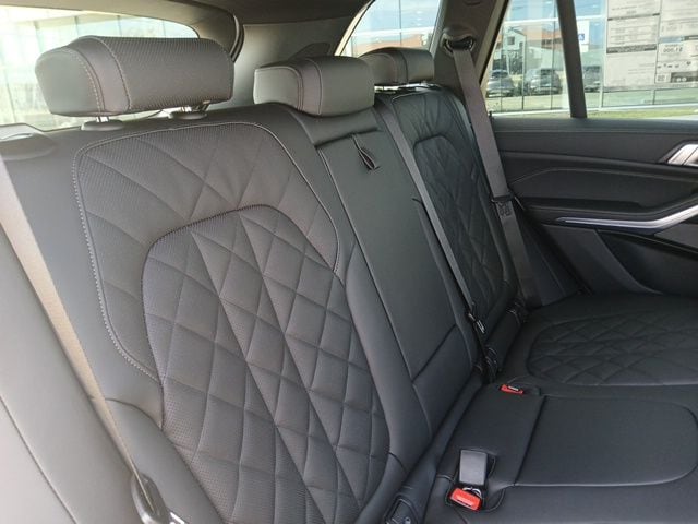 2026 BMW X5 50e - Photo 12