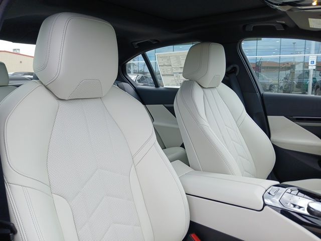 2026 BMW 5 Series 530i - Photo 18