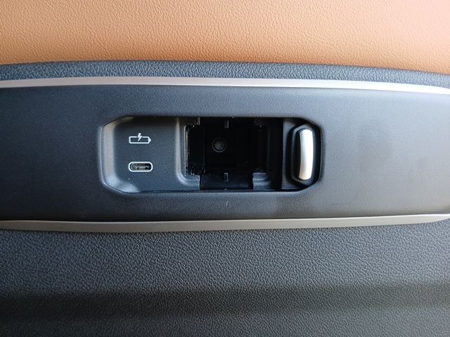 2026 BMW X5 50e - Photo 16