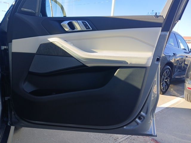 2026 BMW X5 40i - Photo 17