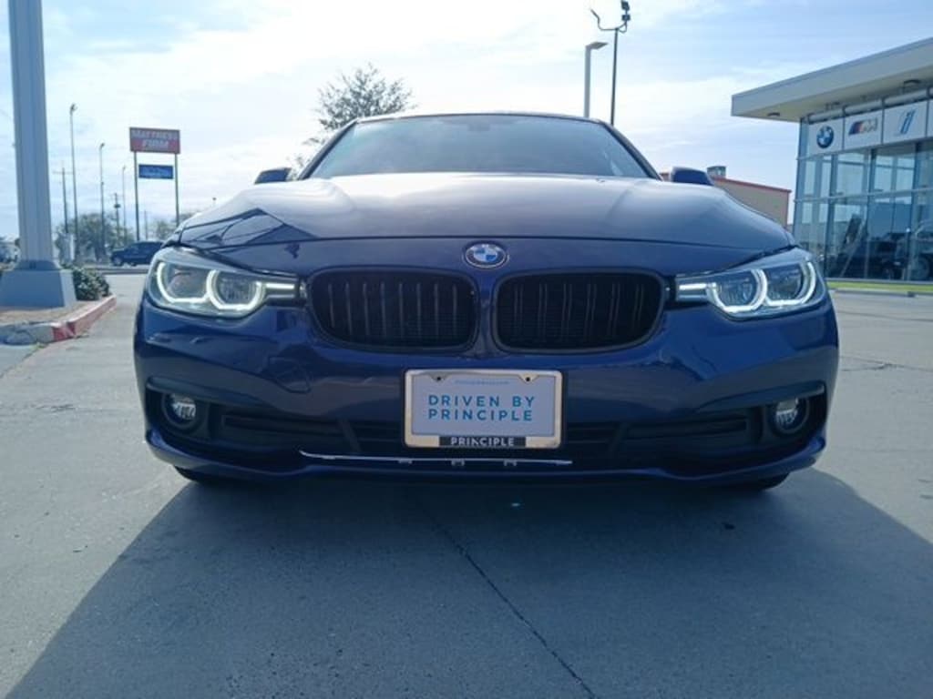 Used 2018 BMW 3 Series 320i Sedan