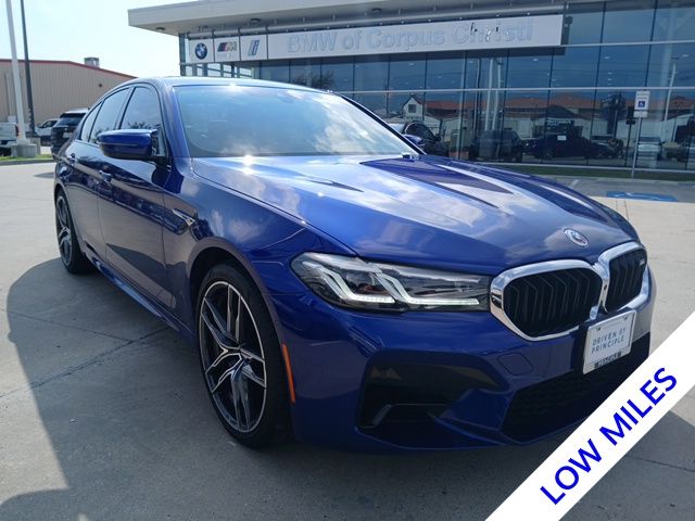 2023 BMW M5 -'s photo