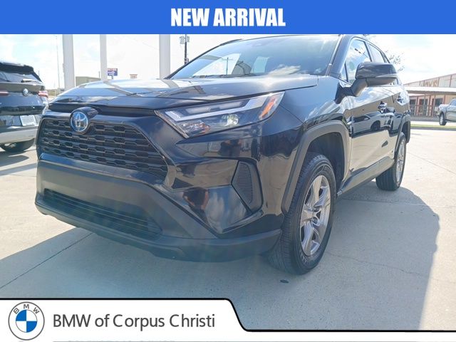 2024 Toyota RAV4 Hybrid XLE photo 3