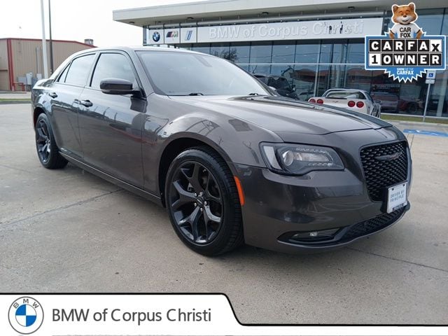 2023 Chrysler 300 S's photo