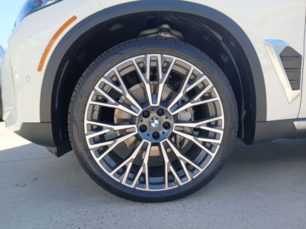 New 2026 BMW X5 sDrive40i SUV