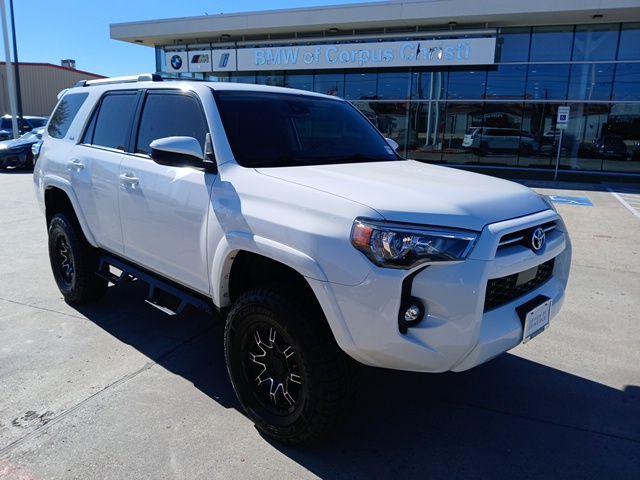 2022 Toyota 4Runner SR5's photo