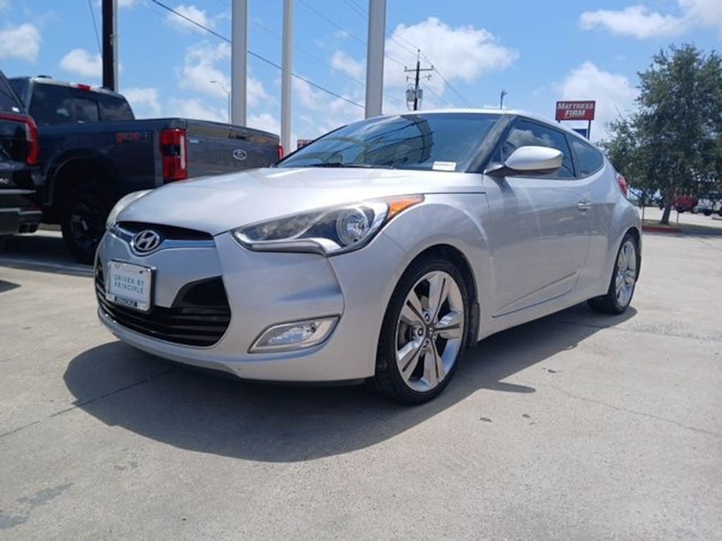 Used 2016 Hyundai Veloster Base Hatchback