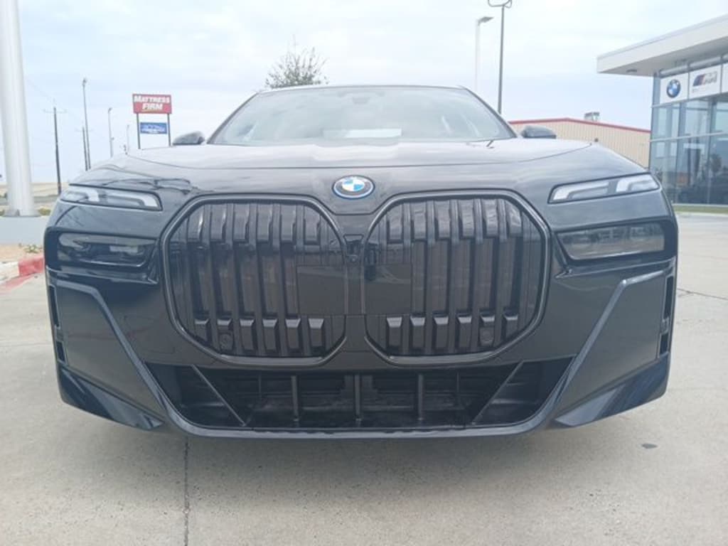 New 2025 BMW i7 xDrive60 Sedan