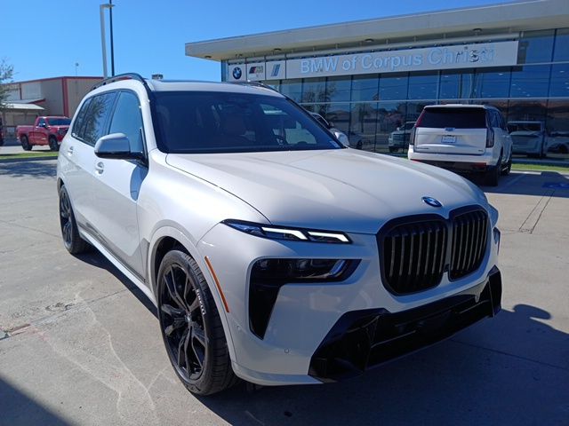 2026 BMW X7 xDrive40i's photo