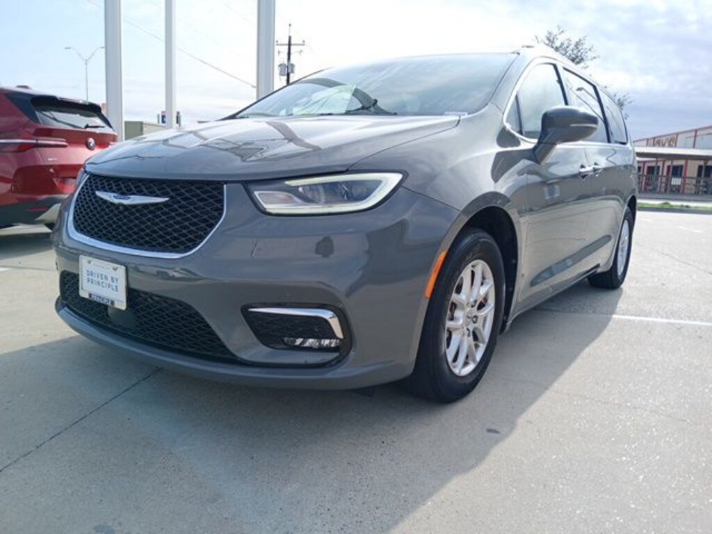 Used 2022 Chrysler Pacifica Touring L Minivan/Van