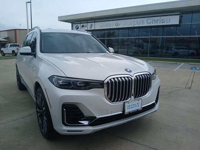 2020 BMW X7 xDrive40i's photo