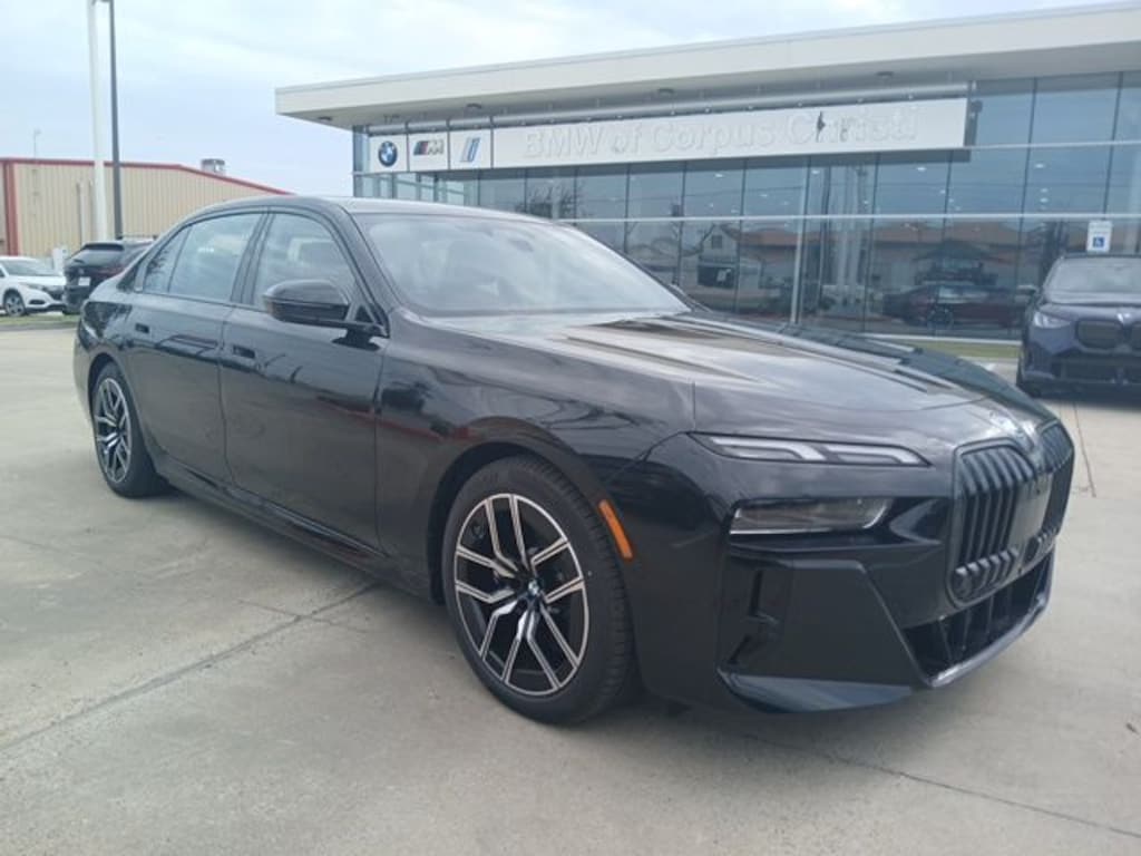 New 2025 BMW i7 xDrive60 Sedan