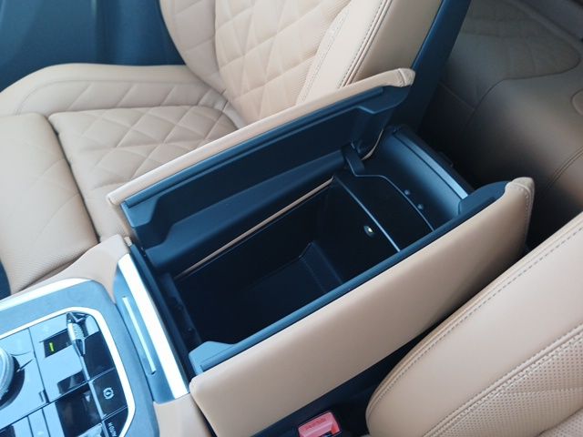 2026 BMW X5 50e - Photo 24