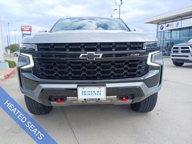 2023 Chevrolet Suburban Z71 photo 2