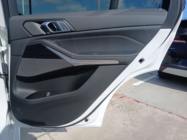 2026 BMW X5 50e - Photo 11