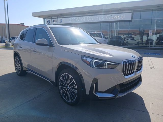 2026 BMW X1 28i's photo