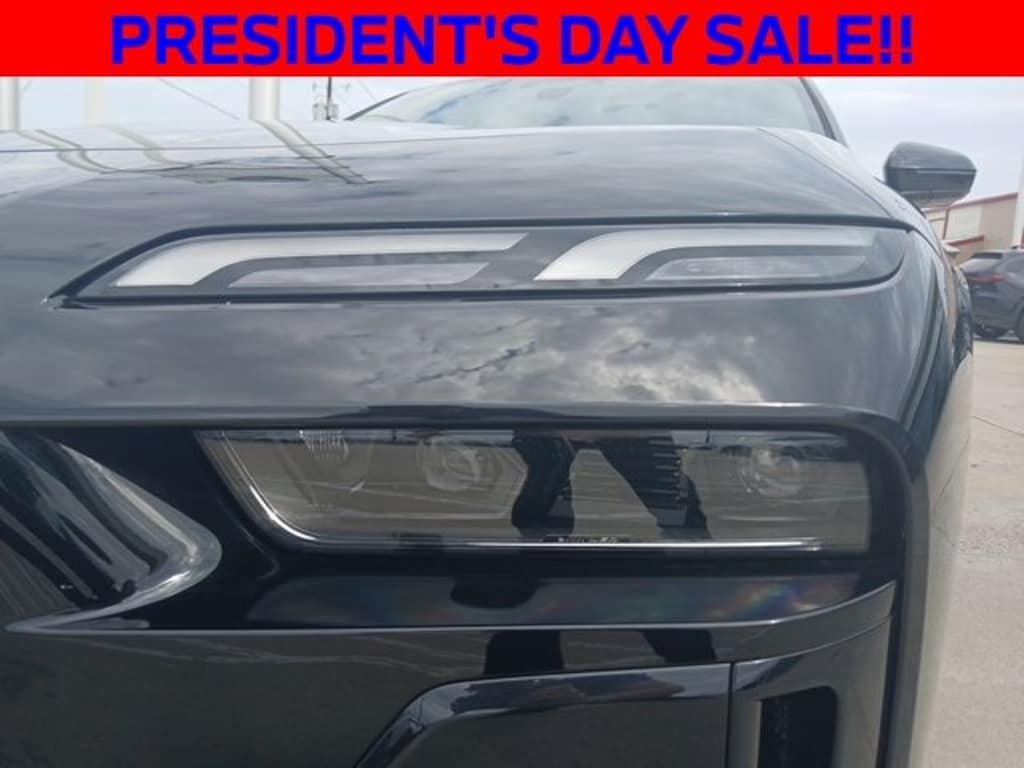 New 2025 BMW i7 xDrive60 Sedan