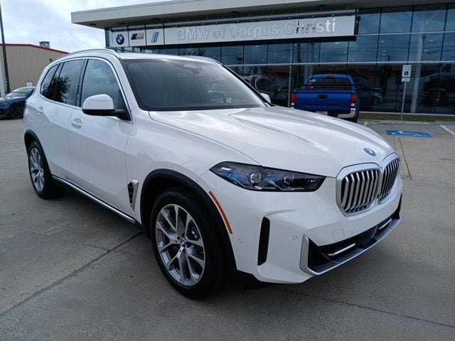 2026 BMW X5 50e's photo