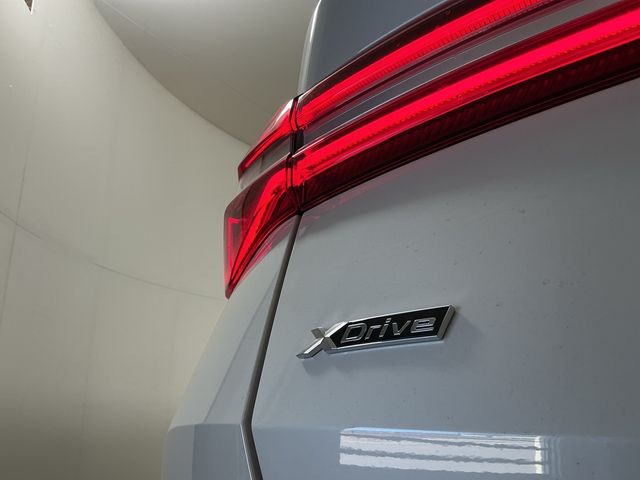 2026 BMW X3 30 - Photo 8