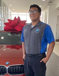 Staff member Brayan S. from ID_72d1c2d43eae