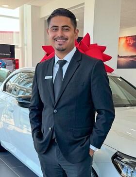 Staff member Joshua E. from ID_b8114daac0fc