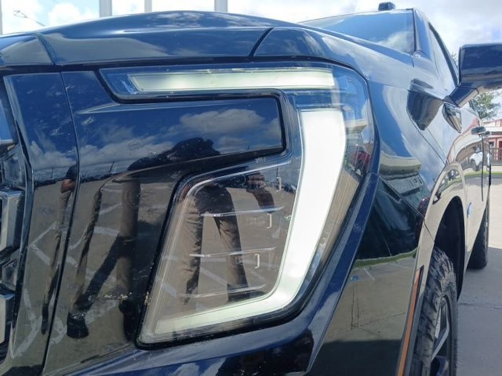 Used 2025 GMC Yukon AT4 SUV