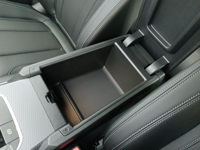 2026 BMW 3 Series 330i - Photo 22