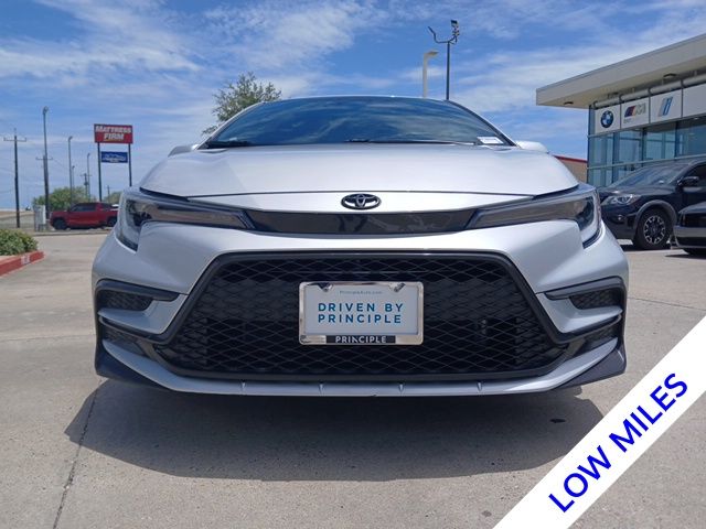 2024 Toyota Corolla SE photo 2