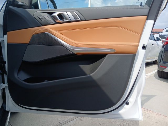 2026 BMW X5 50e - Photo 18