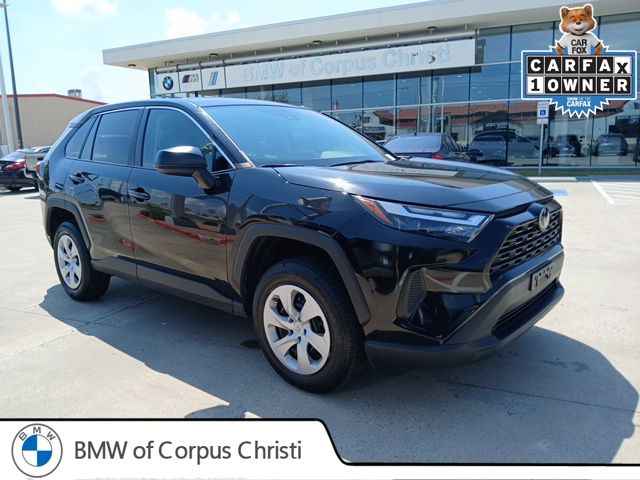 2024 Toyota RAV4 LE's photo