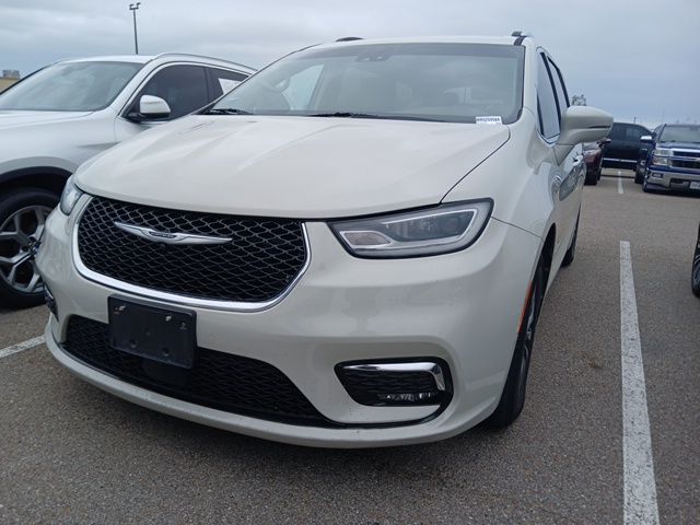 2021 Chrysler Pacifica Touring L's photo