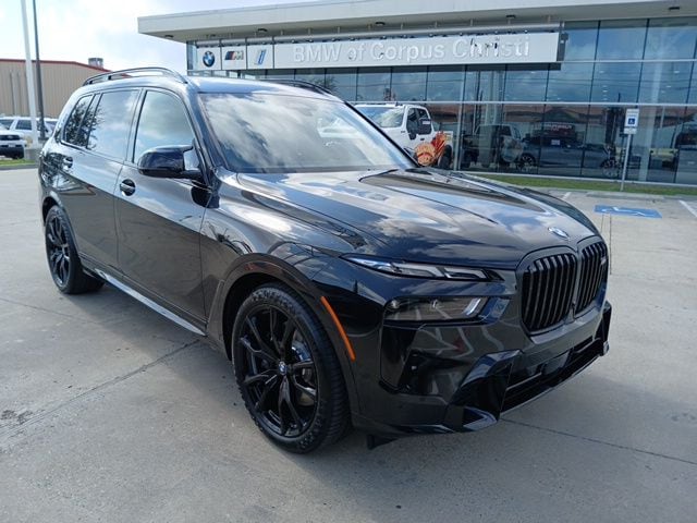 2026 BMW X7 M60i's photo