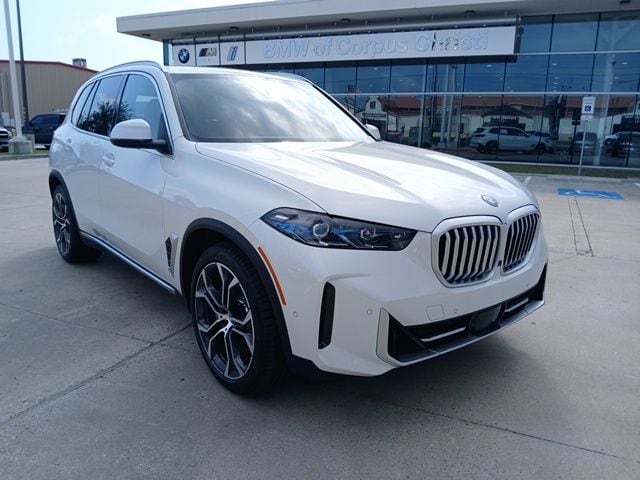 2026 BMW X5 50e's photo