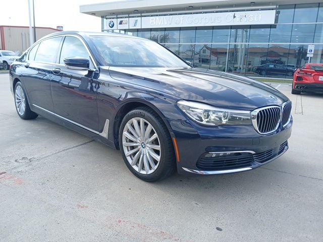2017 BMW 7 Series 740i's photo