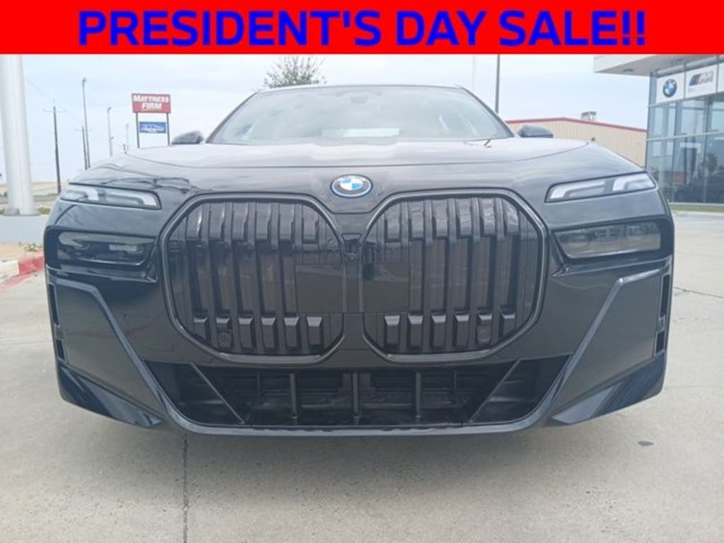 New 2025 BMW i7 xDrive60 Sedan