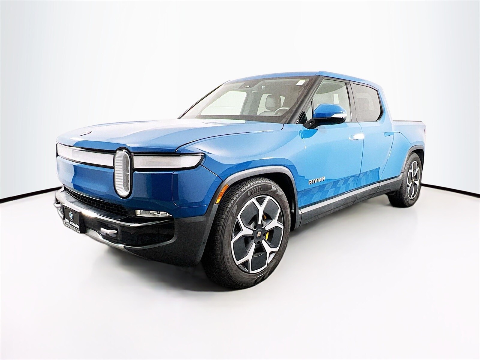 2022 Rivian R1T Adventure photo 2