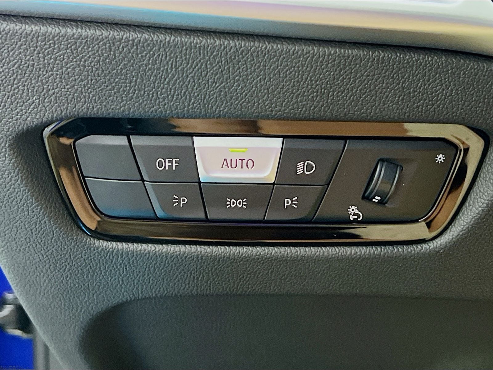 2025 BMW 2 Series 230i - Photo 11
