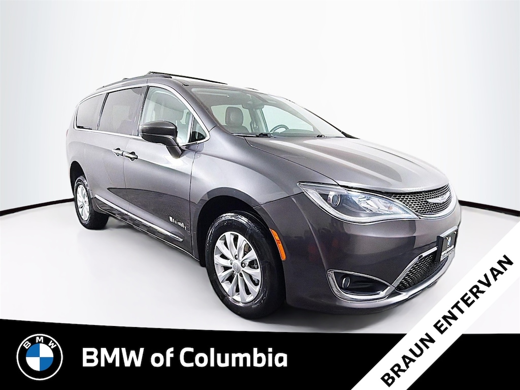 Used 2017 Chrysler Pacifica Touring L Van