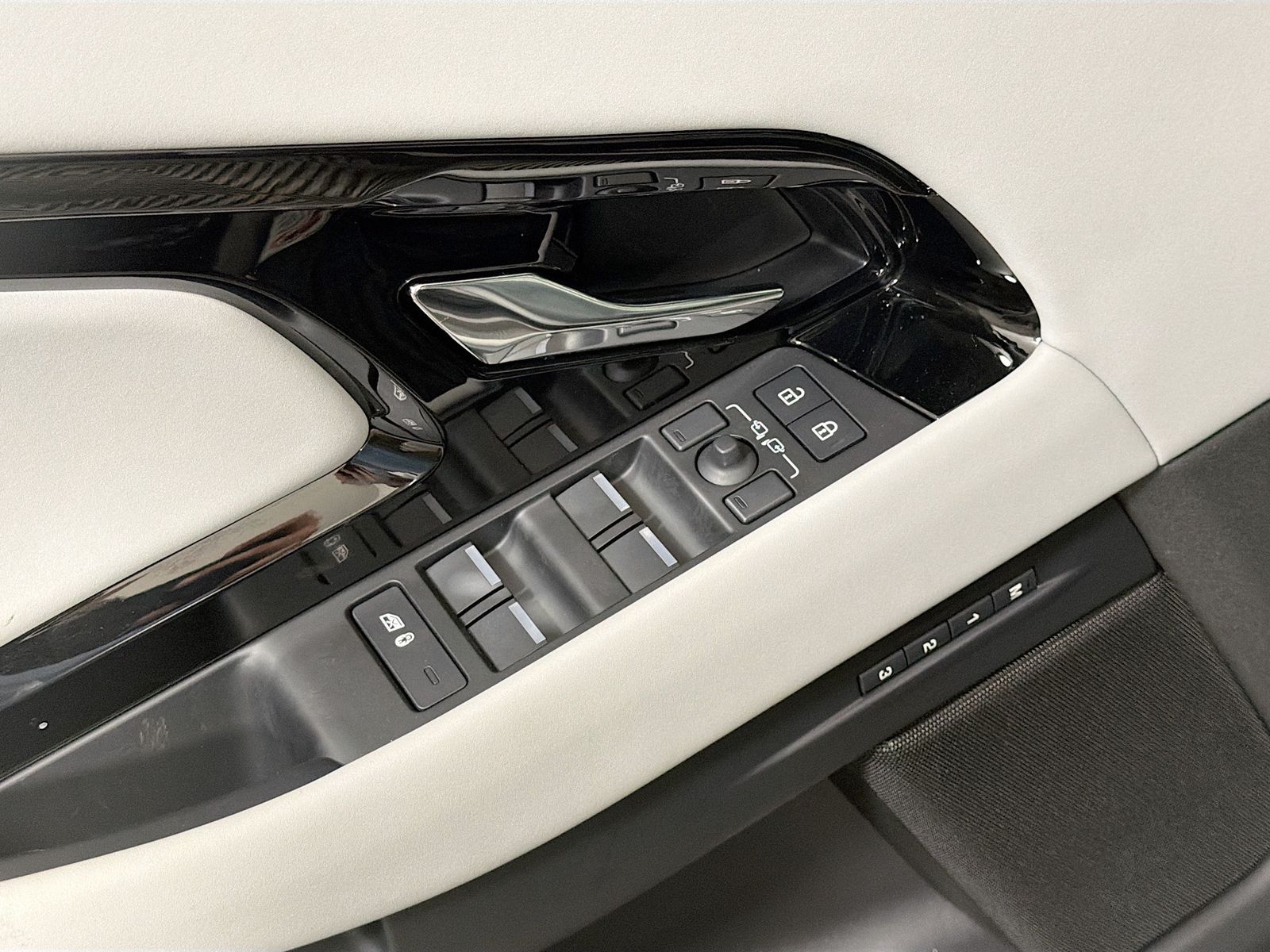 2026 Land Rover Range Rover Evoque Dynamic SE - Photo 21