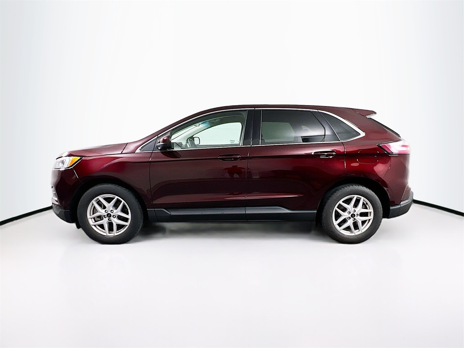 2024 Ford Edge SEL photo 3
