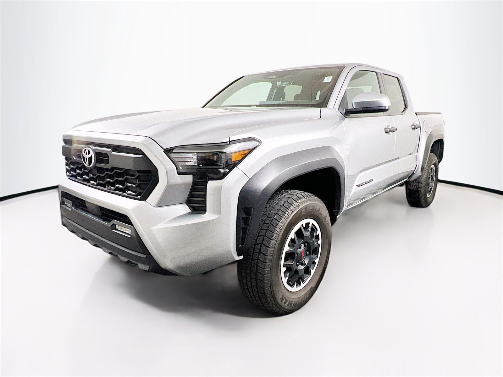 2024 Toyota Tacoma TRD Off-Road photo 2