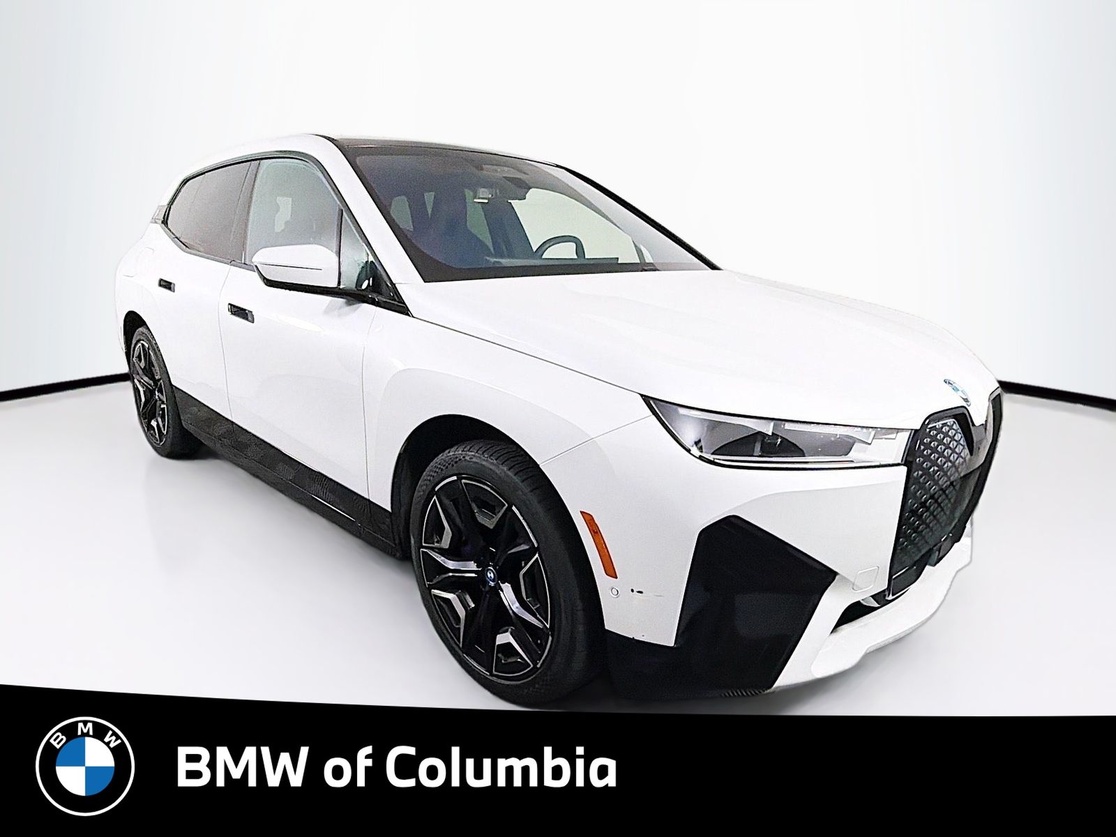 2024 BMW iX xDrive50's photo