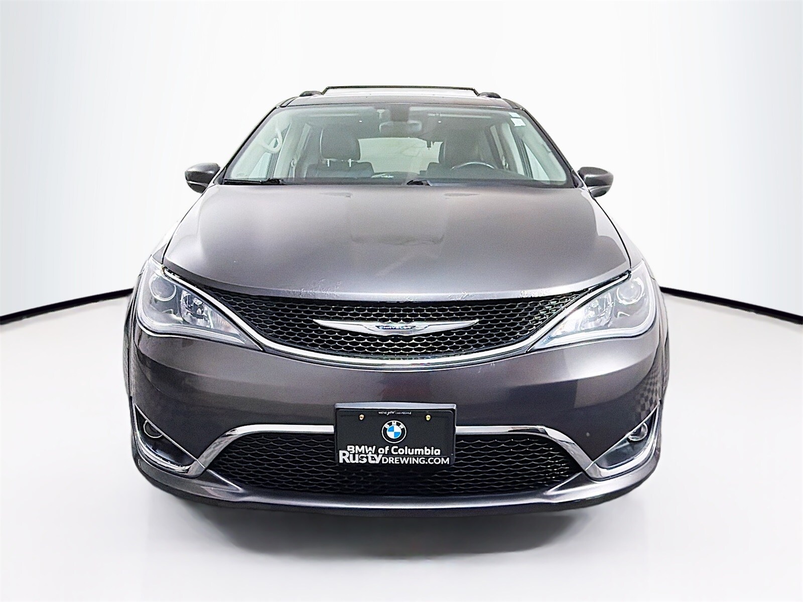 2017 Chrysler Pacifica Touring L photo 2