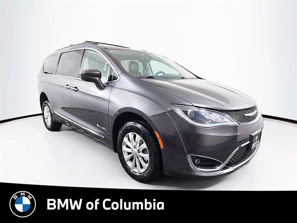 Used 2017 Chrysler Pacifica Touring L Van