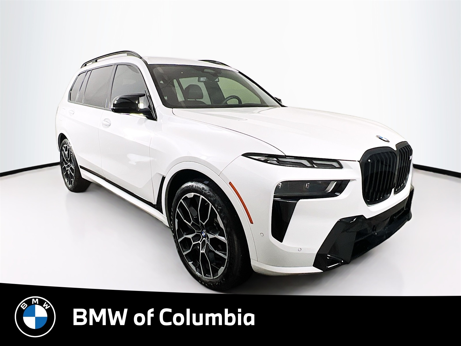 2025 BMW X7 M60i's photo